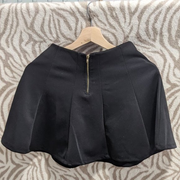 Pleated Mini Skirt | Black - Picture 2 of 2